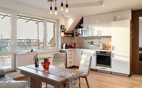Center Apartment With Amazing View