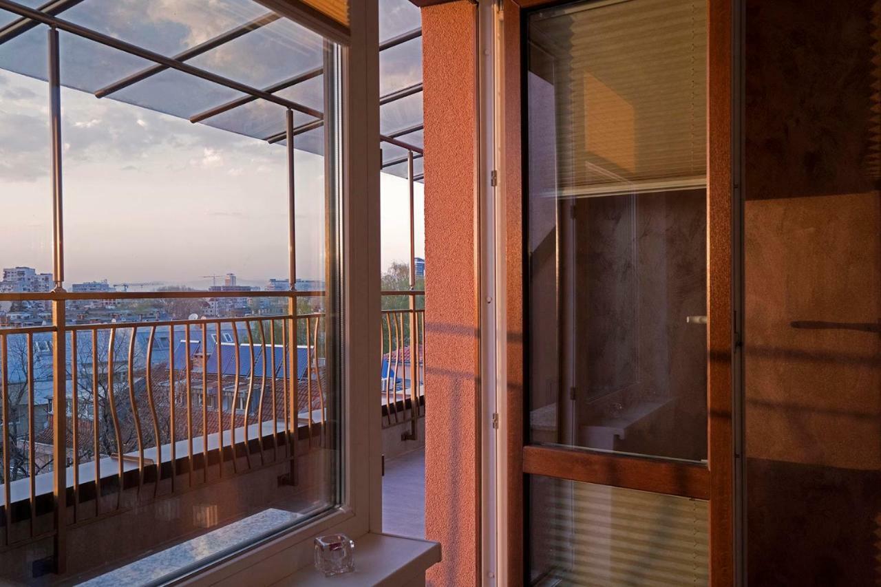 Center Apartment With Amazing View София Экстерьер фото